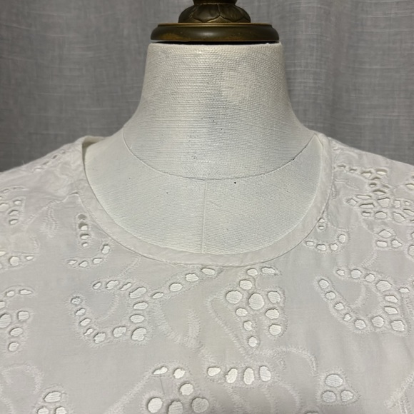 Nicole Miller Artelier Eyelet Blouse-Sz M-White-Cotton-Unlined-Shortsleeved - Picture 2 of 16